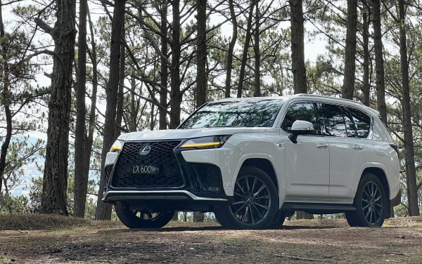 Trải nghiệm dàn xe Lexus từ đại ngàn về miền biển xanh cát trắng Trải nghiệm dàn xe Lexus từ đại ngàn về miền biển xanh cát trắng