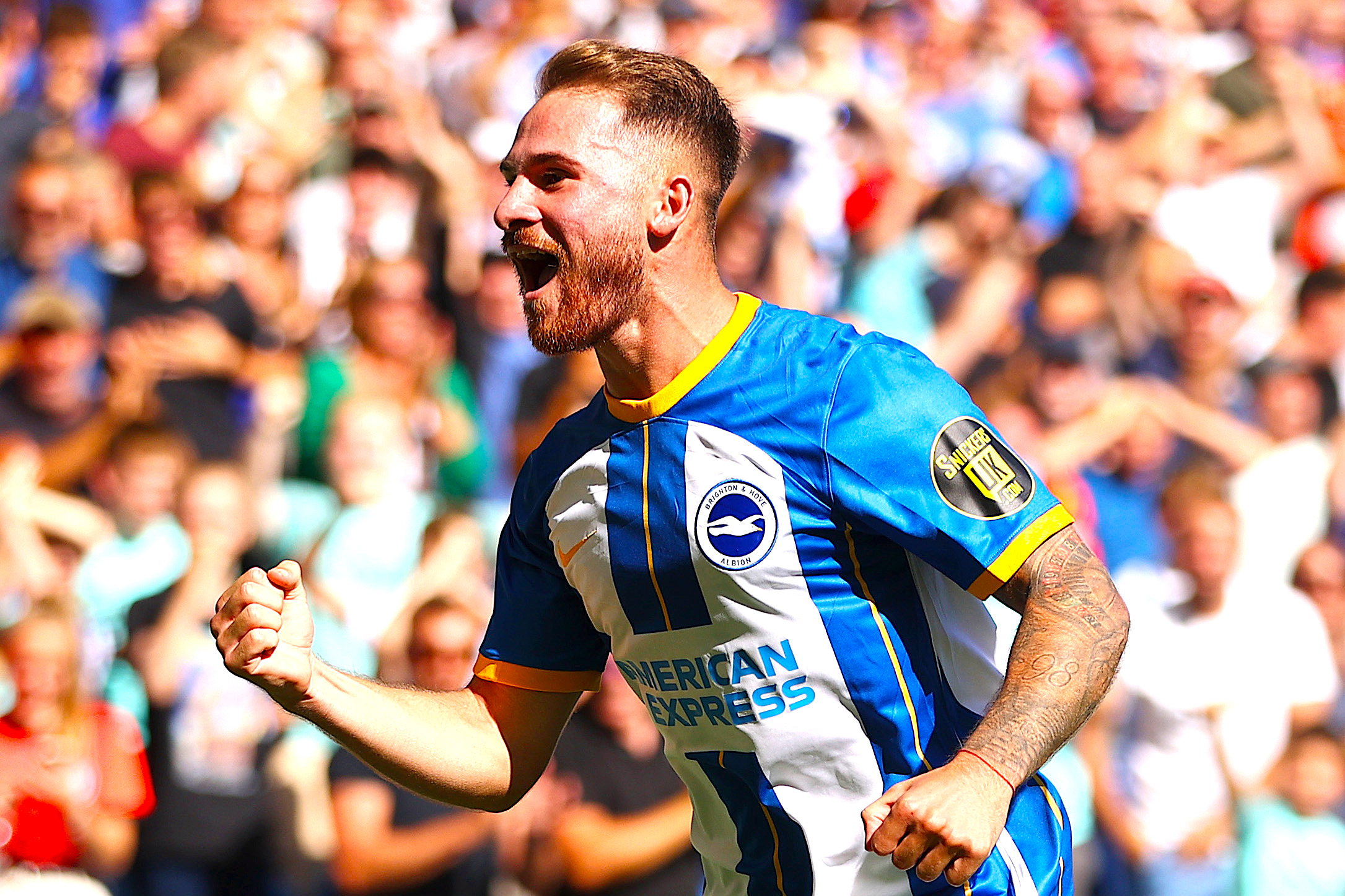 Các ông lớn Premier League tranh giành Mac Allister