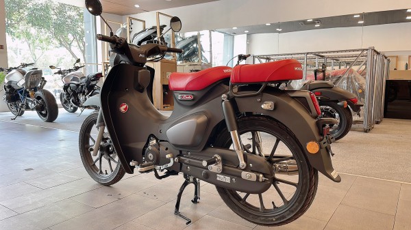 Honda Super Cub C125 2023 về Việt Nam có phiên bản nhập khẩu từ châu Âu Honda Super Cub C125 2023 về Việt Nam có phiên bản nhập khẩu từ châu Âu