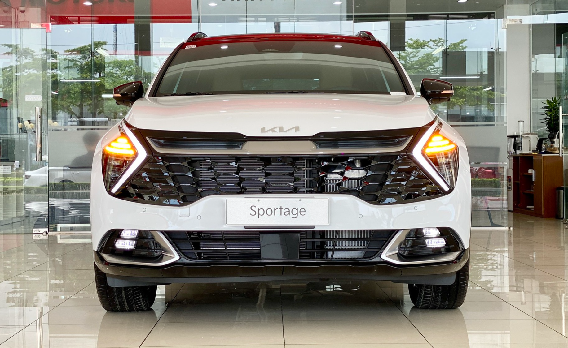 Xả hàng tồn… Kia Sportage giảm giá cả trăm triệu đồng, đấu Hyundai Tucson Xả hàng tồn… Kia Sportage giảm giá cả trăm triệu đồng, đấu Hyundai Tucson
