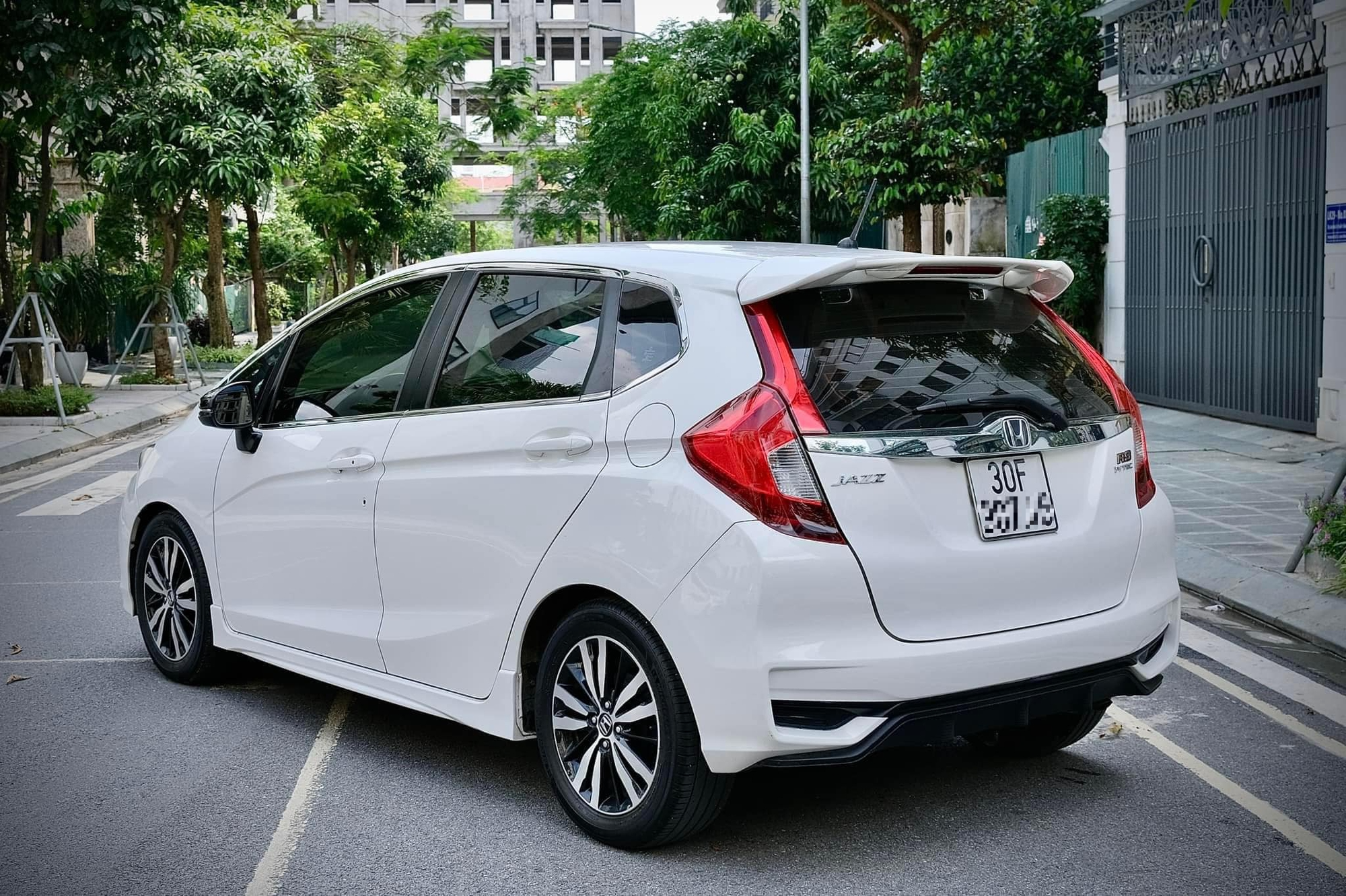 Vì sao Honda Jazz thất bại tại Việt Nam, xe cũ xuống giá không phanh? Vì sao Honda Jazz thất bại tại Việt Nam, xe cũ xuống giá không phanh?