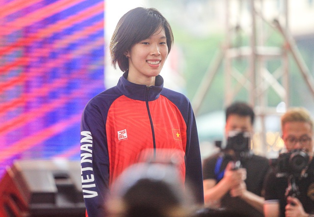 Dàn VĐV thể thao Việt Nam hoá người mẫu, đọ dáng trong bộ trang phục mới tại SEA Games 32 - Ảnh 4. Dàn VĐV thể thao Việt Nam hoá người mẫu, đọ dáng trong bộ trang phục mới tại SEA Games 32 - Ảnh 4.
