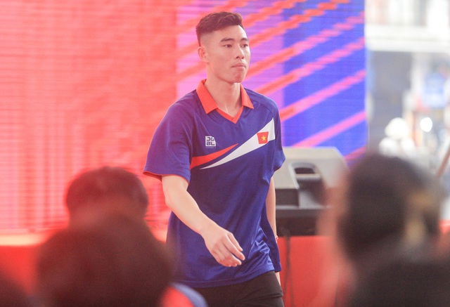Dàn VĐV thể thao Việt Nam hoá người mẫu, đọ dáng trong bộ trang phục mới tại SEA Games 32 - Ảnh 8. Dàn VĐV thể thao Việt Nam hoá người mẫu, đọ dáng trong bộ trang phục mới tại SEA Games 32 - Ảnh 8.
