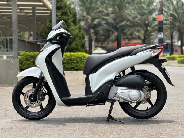 Honda SH 150i hơn 10 năm tuổi 