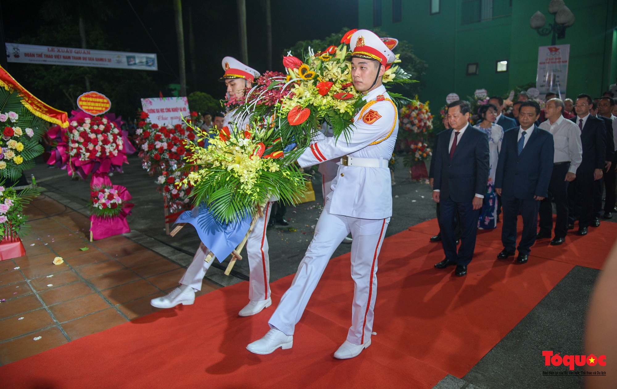 Khí thế hào hùng tại Lễ xuất quân đoàn TTVN dự SEA Games 32 - Ảnh 2. Khí thế hào hùng tại Lễ xuất quân đoàn TTVN dự SEA Games 32 - Ảnh 2.
