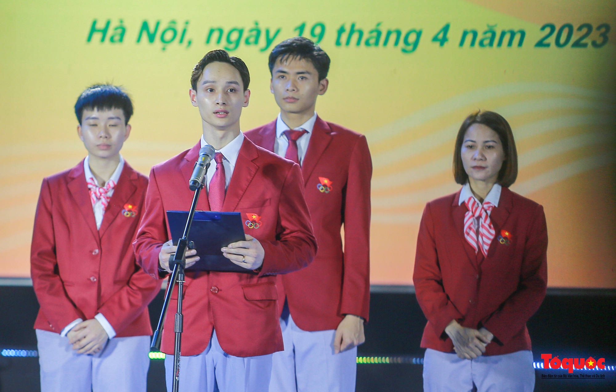 Khí thế hào hùng tại Lễ xuất quân đoàn TTVN dự SEA Games 32 - Ảnh 11. Khí thế hào hùng tại Lễ xuất quân đoàn TTVN dự SEA Games 32 - Ảnh 11.