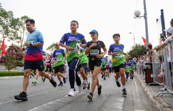 Hơn 7.100 vận động viên tham gia giải chạy BaDen Mountain Marathon 2023