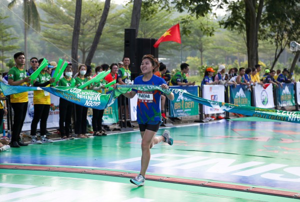 Hơn 7.100 vận động viên tham gia giải chạy BaDen Mountain Marathon 2023