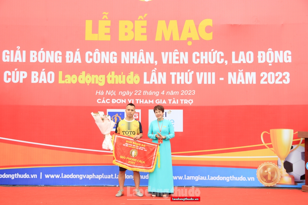 Bế mạc Giải bóng đá công nhân, viên chức, lao động Cúp báo Lao động Thủ đô lần thứ VIII - Ảnh 10.