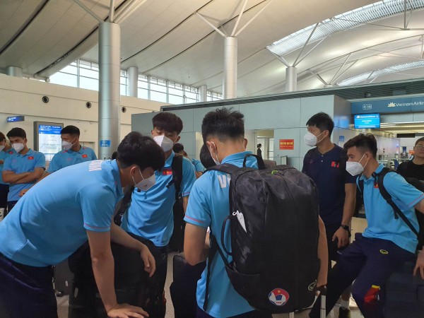 U.22 Việt Nam lên đường sang Campuchia, bắt đầu hành trình bảo vệ HCV SEA Games