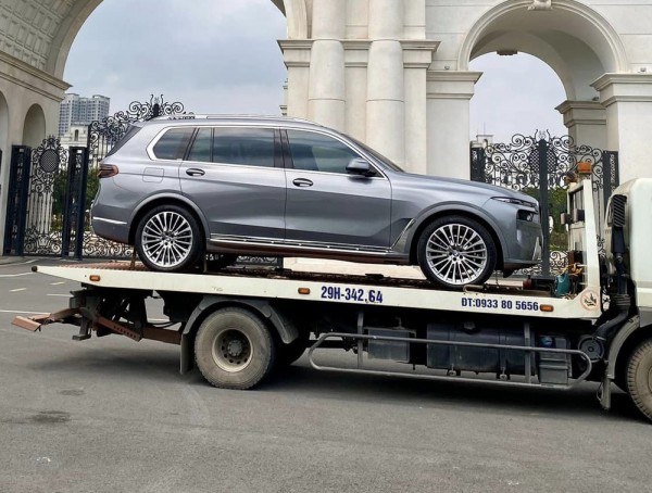 BMW X7 LCI 2023 lộ diện tại Việt Nam