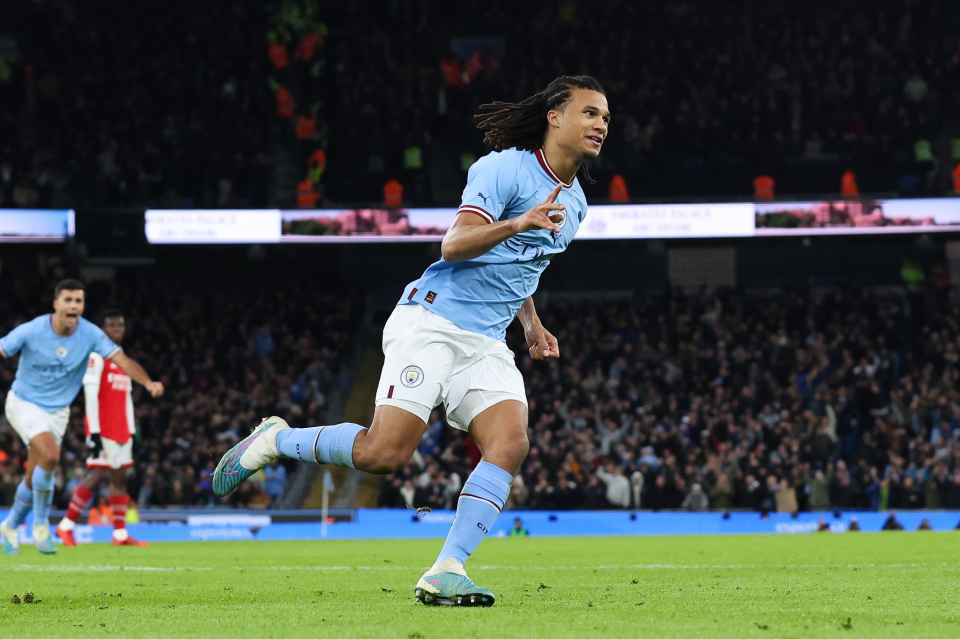 Arsenal đón trụ cột trở lại cho trận đại chiến với Man City