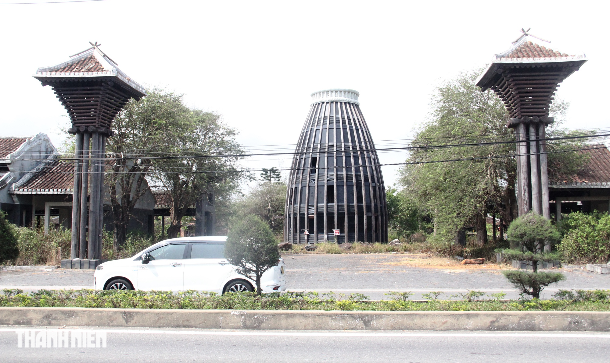 Hoang tàn những dự án du lịch bên tuyến đường ven biển đẹp nhất miền Trung