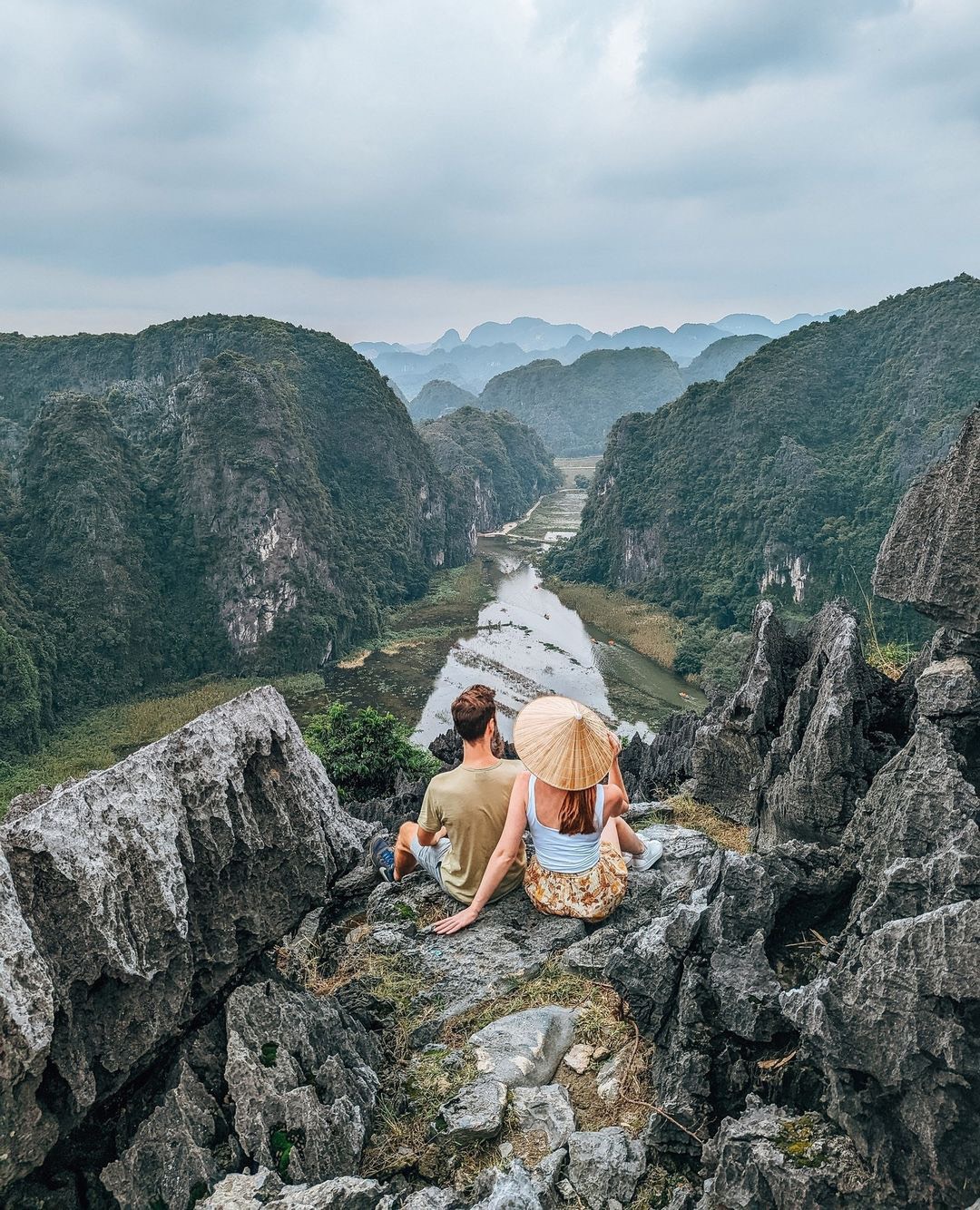 Check-in Hang Múa dịp lễ 30/4-1/5: Ngắm lúa xanh, sen sớm đầu hè Check-in Hang Múa dịp lễ 30/4-1/5: Ngắm lúa xanh, sen sớm đầu hè