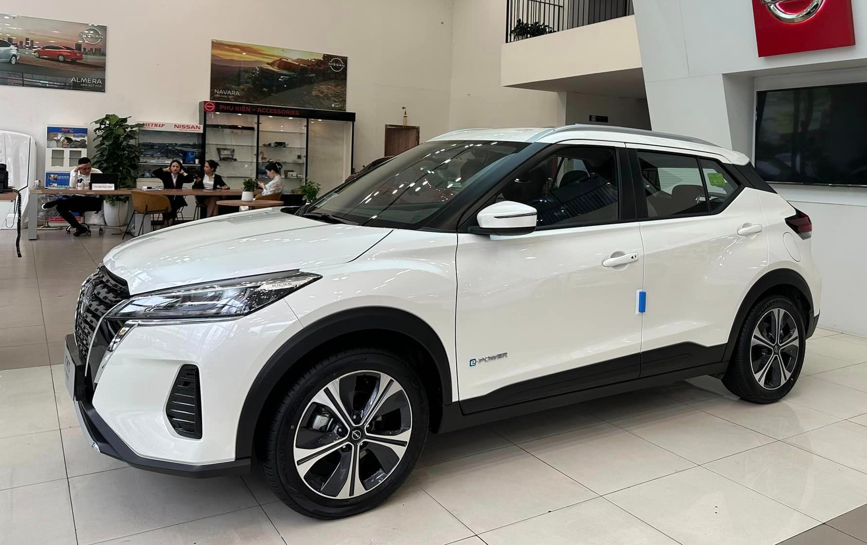 Nissan Kicks giảm gần 100 triệu đồng, giá ngang Hyundai Creta tại Việt Nam Nissan Kicks giảm gần 100 triệu đồng, giá ngang Hyundai Creta tại Việt Nam