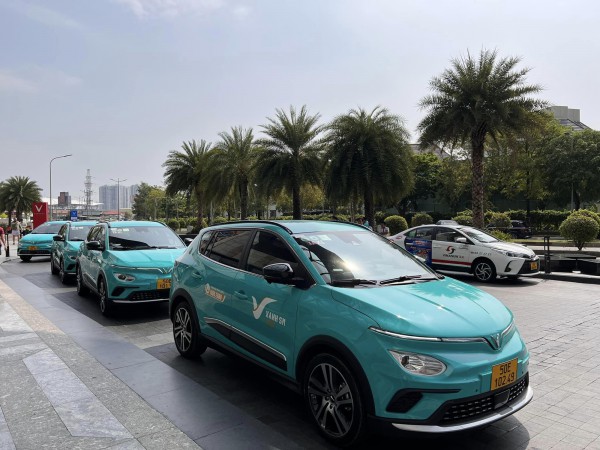TP.HCM lần đầu tiên có taxi chạy bằng điện TP.HCM lần đầu tiên có taxi chạy bằng điện