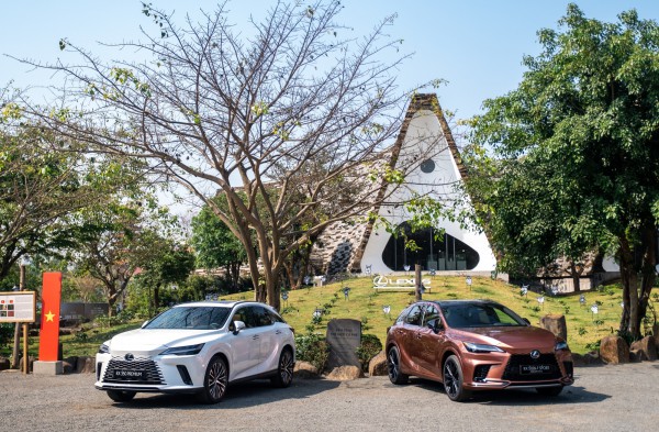 Trải nghiệm dàn xe Lexus từ đại ngàn về miền biển xanh cát trắng Trải nghiệm dàn xe Lexus từ đại ngàn về miền biển xanh cát trắng