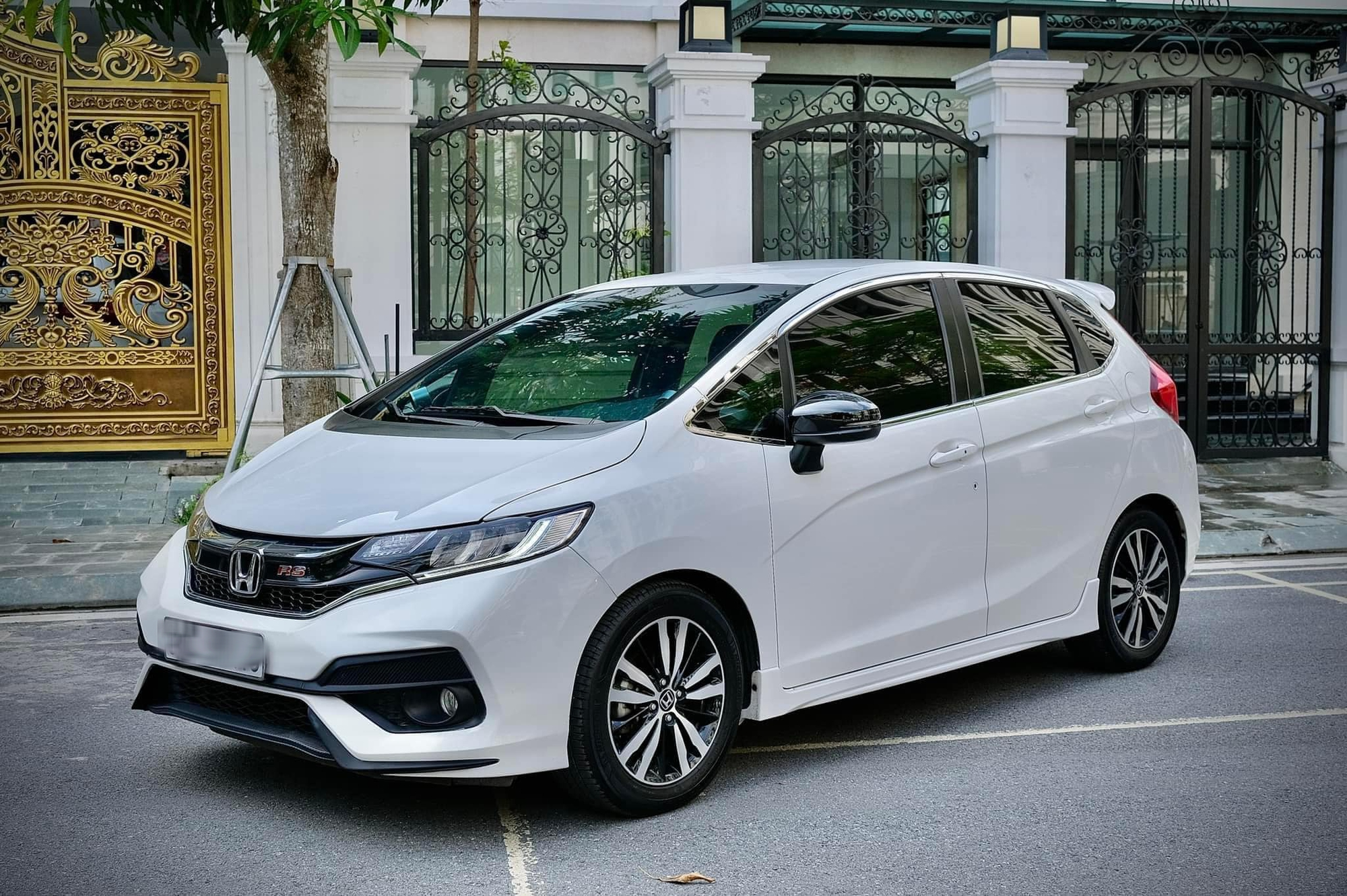 Vì sao Honda Jazz thất bại tại Việt Nam, xe cũ xuống giá không phanh? Vì sao Honda Jazz thất bại tại Việt Nam, xe cũ xuống giá không phanh?
