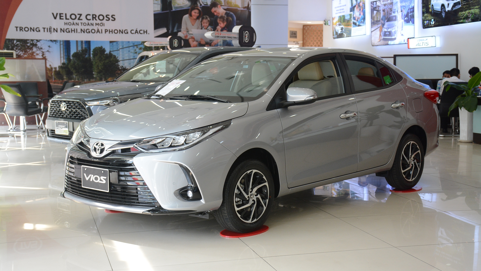 Xe sedan dưới 600 triệu tại Việt Nam đua giảm giá, ưu đãi lệ phí trước bạ Xe sedan dưới 600 triệu tại Việt Nam đua giảm giá, ưu đãi lệ phí trước bạ
