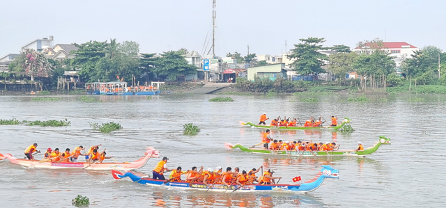 Gần 150 vận động viên sôi nổi tranh tài giải đua thuyền truyền thống Bình Dương mở rộng năm 2023 - Ảnh 6.