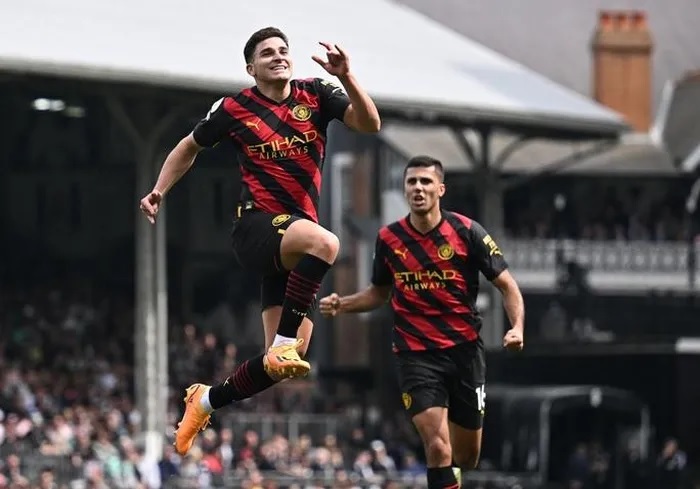 Haaland lập kỷ lục, Man City lên ngôi đầu Ngoại hạng Anh Haaland lập kỷ lục, Man City lên ngôi đầu Ngoại hạng Anh