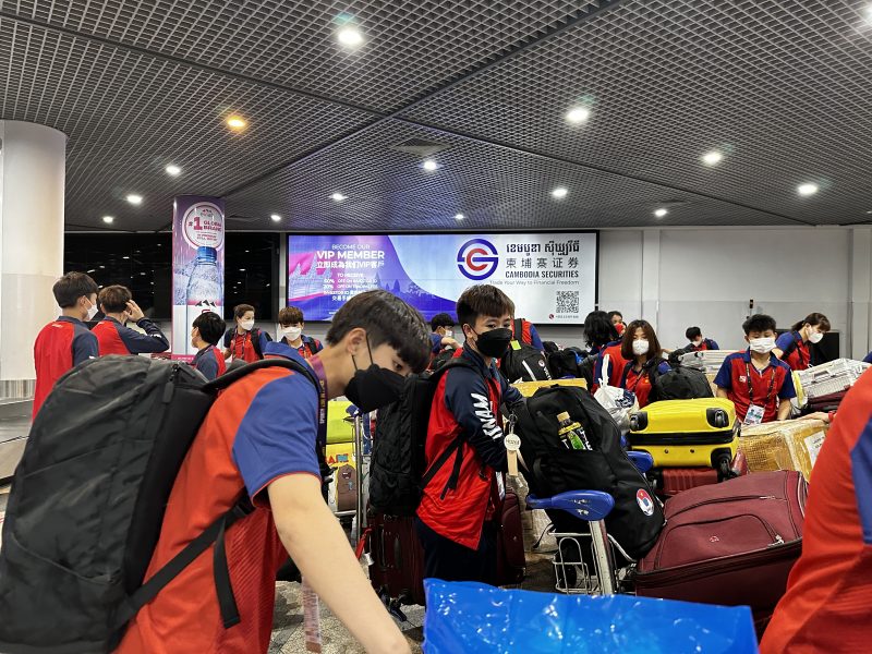 ĐT nữ Việt Nam tới Campuchia