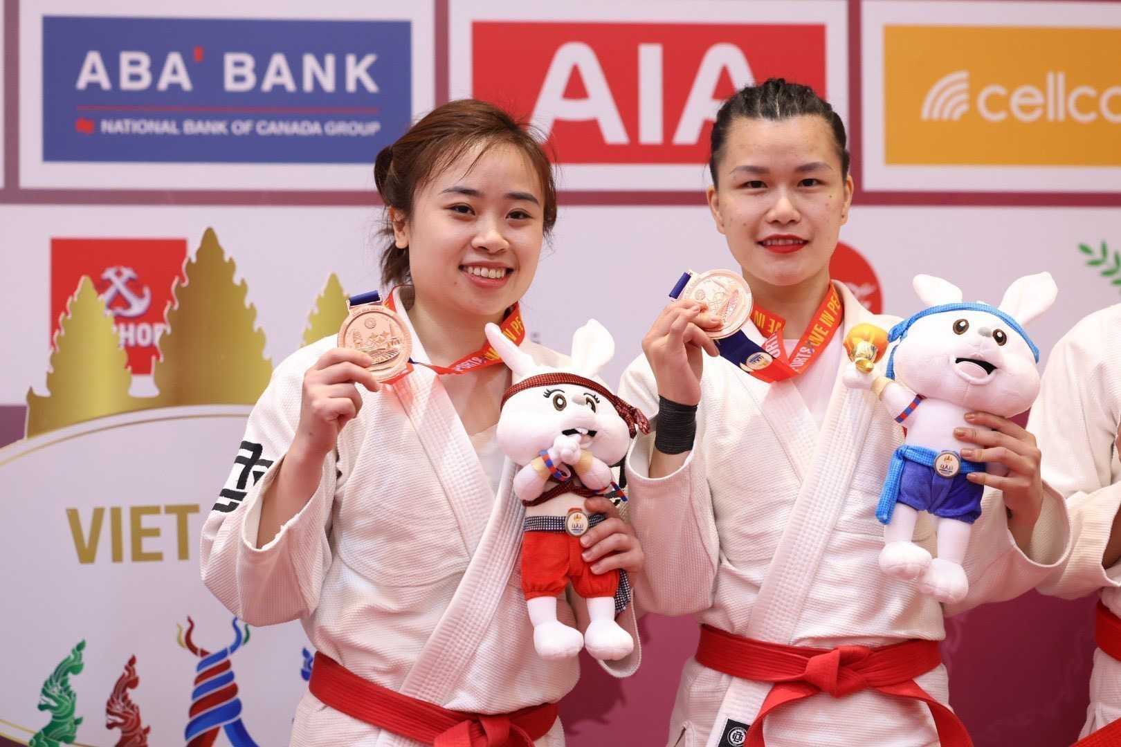 Bảng tổng sắp huy chương SEA Games 32 ngày 04/5: Đoàn Việt Nam giành 3 HCĐ Bảng tổng sắp huy chương SEA Games 32 ngày 04/5: Đoàn Việt Nam giành 3 HCĐ