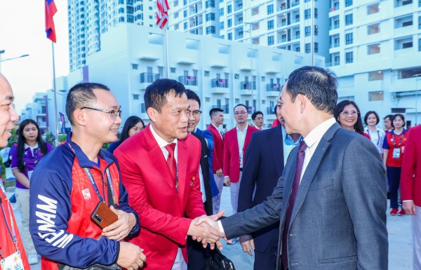 Phó thủ tướng Trần Lưu Quang: 
