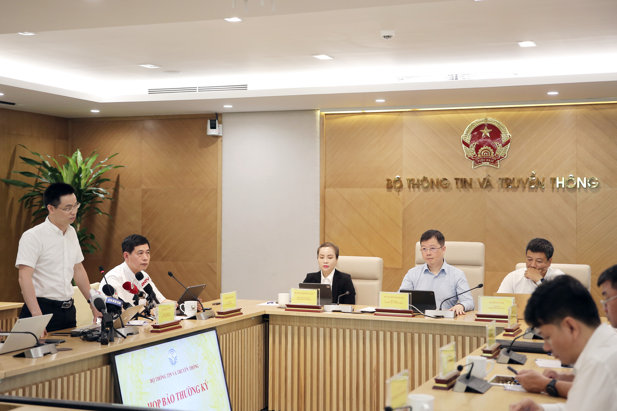 Bộ TT&TT cảnh báo dấu hiệu lừa đảo trực tuyến bằng cuộc gọi video Deepfake