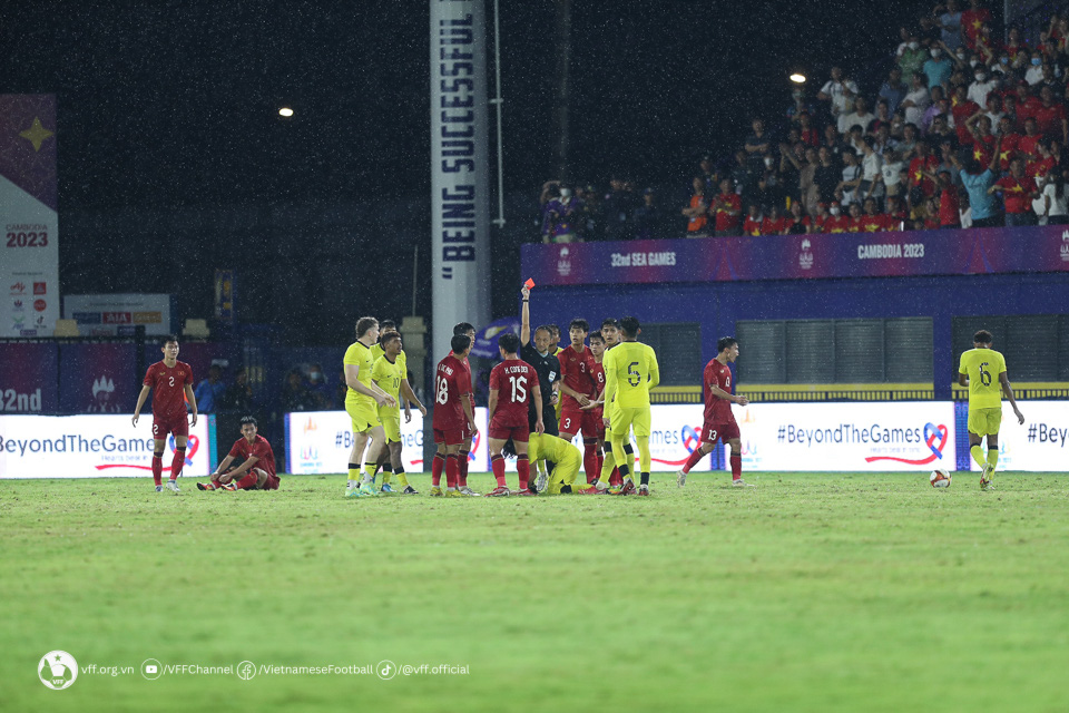 Thắng U22 Malaysia 2-1, U22 Việt Nam sớm giành vé vào bán kết