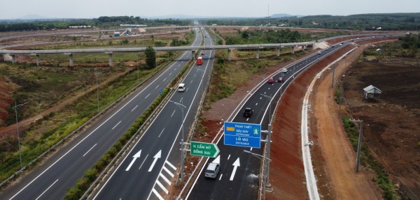 Thông cao tốc, du lịch 