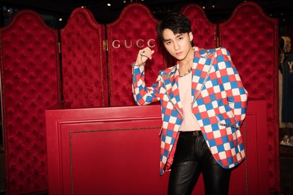 Sơn Tùng trong trang phục của Gucci, xứng đáng là 