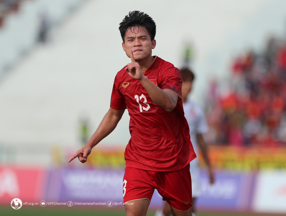 Thắng U22 Myanmar 3-1, ĐT U22 Việt Nam giành HCĐ bóng đá nam SEA Games 32 Thắng U22 Myanmar 3-1, ĐT U22 Việt Nam giành HCĐ bóng đá nam SEA Games 32