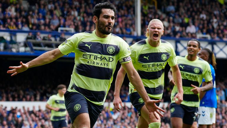 Manchester City tiến dần tới chưc vô địch Ngoại hạng Anh