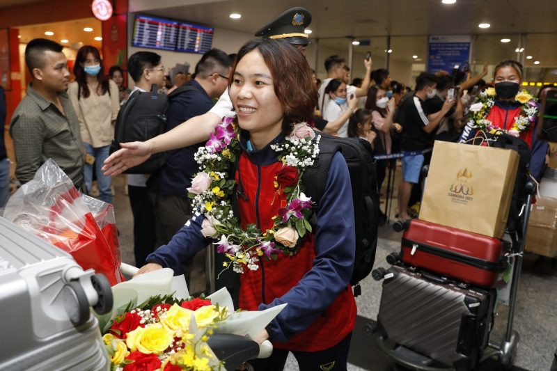 Tuyển nữ Việt Nam về Việt Nam, kết thúc hành trình SEA Games 32