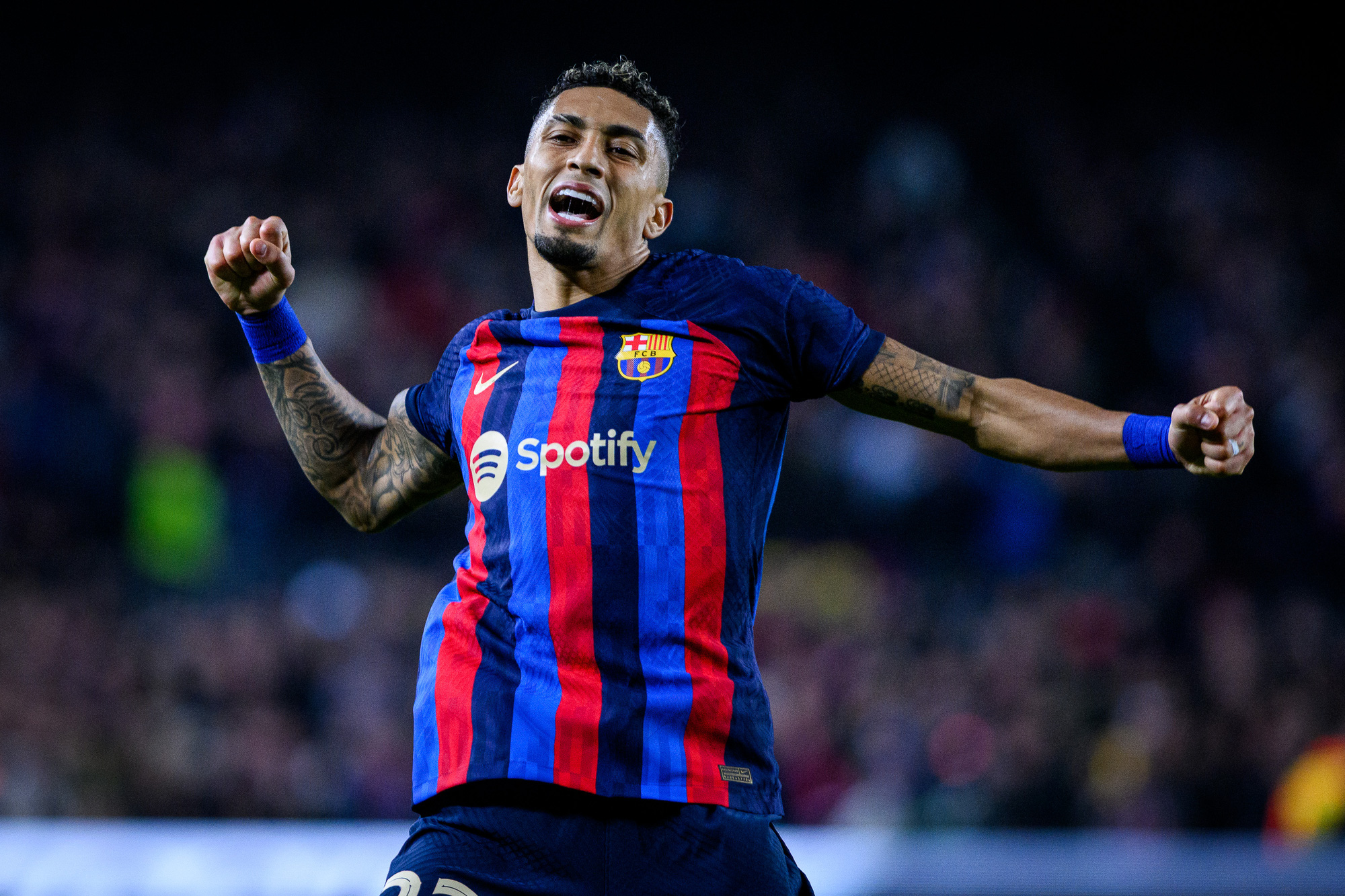 Xavi: Raphinha không phải để bán Xavi: Raphinha không phải để bán