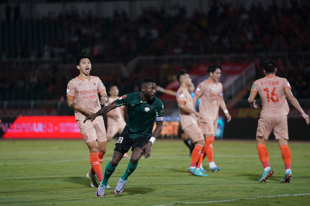 V.League - CAHN áp sát ngôi đầu sau màn rượt đuổi tỉ số với CLB TP Hồ Chí Minh