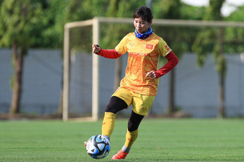 ĐT nữ Việt Nam làm quen với trái bóng OCEAUNZ của VCK bóng đá nữ thế giới 2023