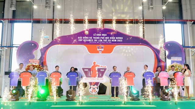 Khởi tranh giải bóng đá phong trào lớn nhất Việt Nam - Ảnh 2. Khởi tranh giải bóng đá phong trào lớn nhất Việt Nam - Ảnh 2.