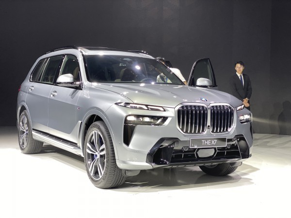 BMW X7 giá từ 6,3 tỉ đồng tại Việt Nam trang bị gì? BMW X7 giá từ 6,3 tỉ đồng tại Việt Nam trang bị gì?