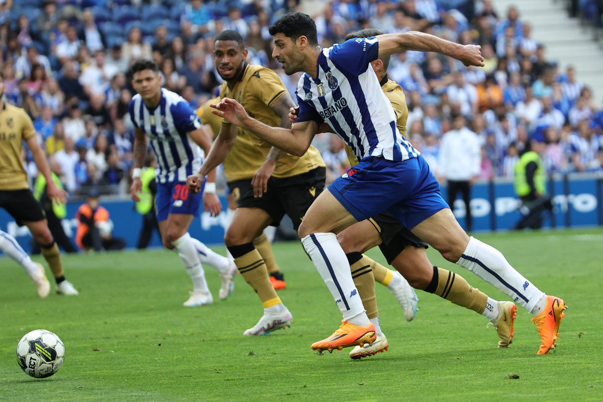 FC Porto thất bại trong cuộc đua vô địch tại giải VĐQG Bồ Đào Nha FC Porto thất bại trong cuộc đua vô địch tại giải VĐQG Bồ Đào Nha