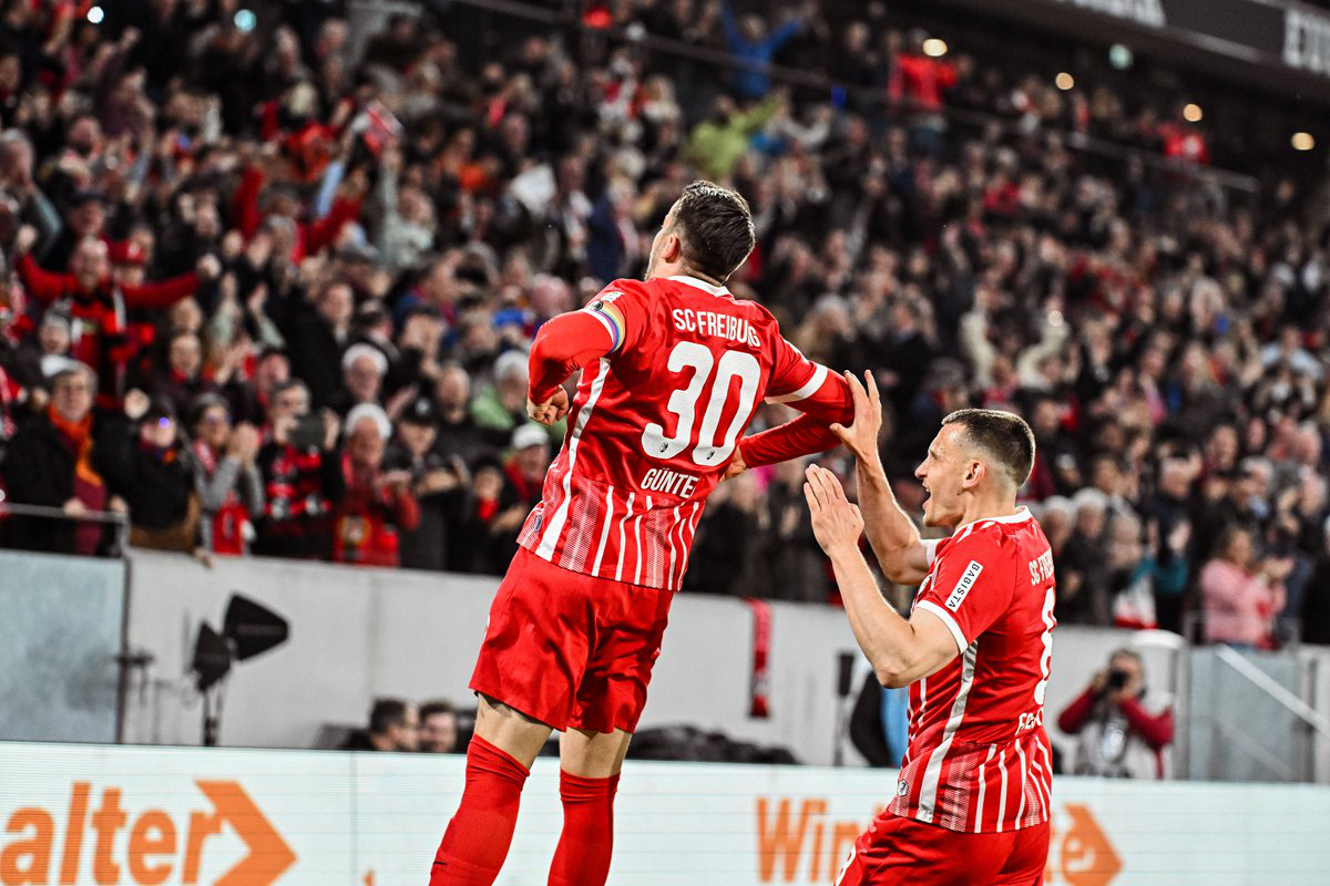 Freiburg giành chiến thắng ấn tượng trước Wolfsburg