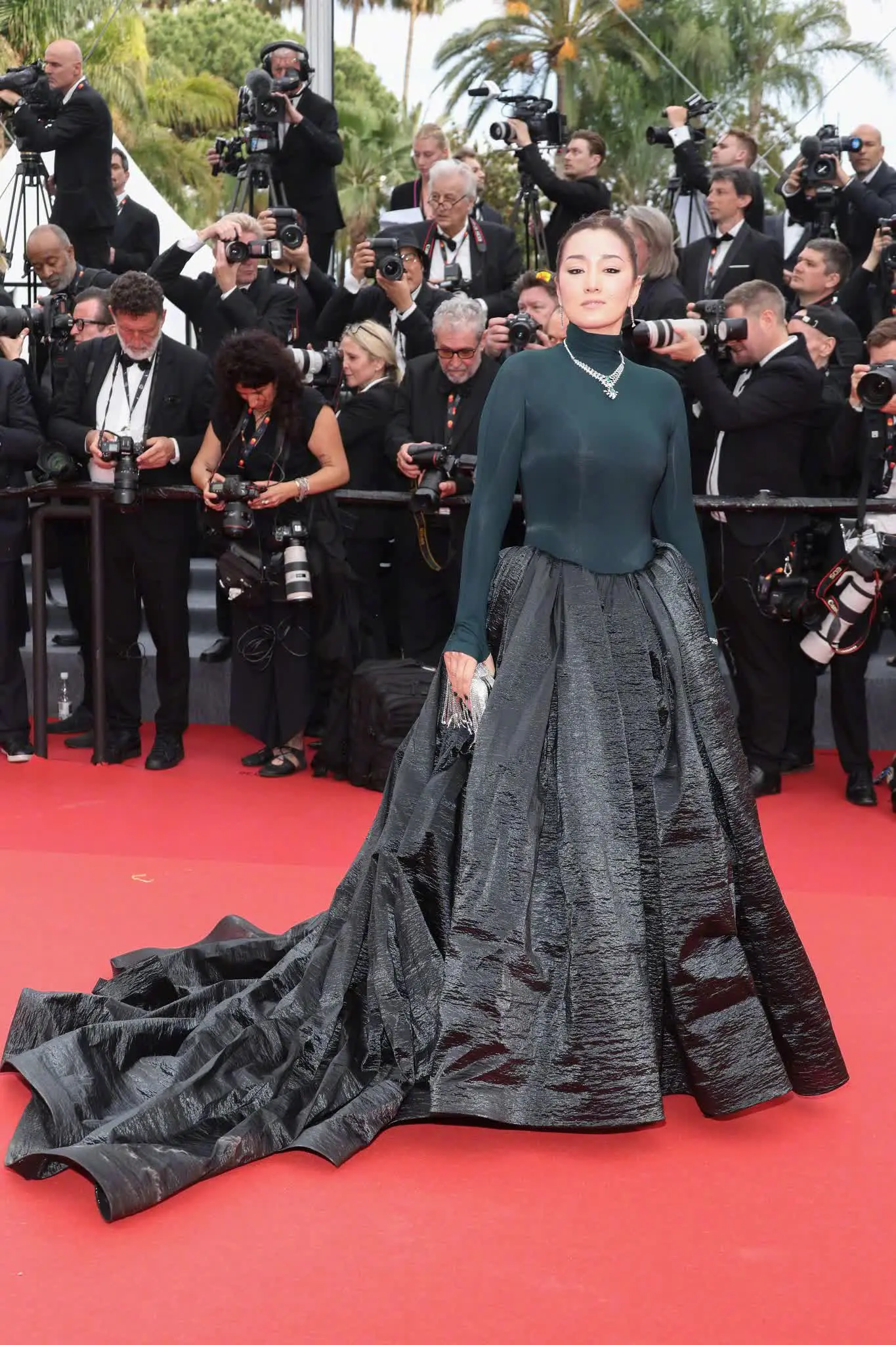 Mỹ nhân lộng lẫy trên thảm đỏ khai mạc "Cannes 2023"