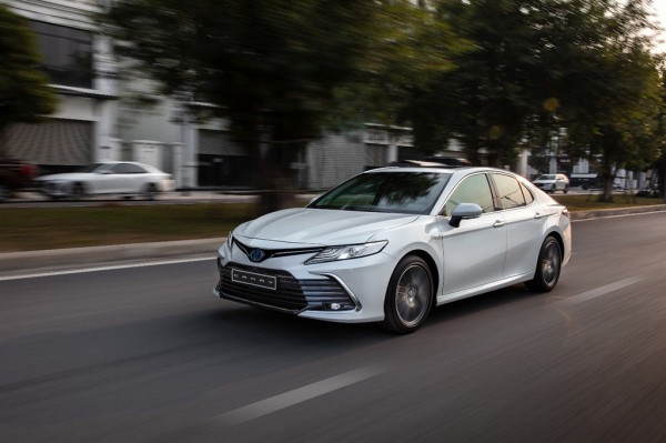 Sedan hạng D: Khách Việt không còn Sedan hạng D: Khách Việt không còn