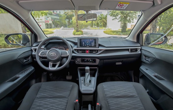 Ô tô cỡ nhỏ dưới 450 triệu đồng: Chọn Toyota Wigo hay Hyundai Grand i10? Ô tô cỡ nhỏ dưới 450 triệu đồng: Chọn Toyota Wigo hay Hyundai Grand i10?