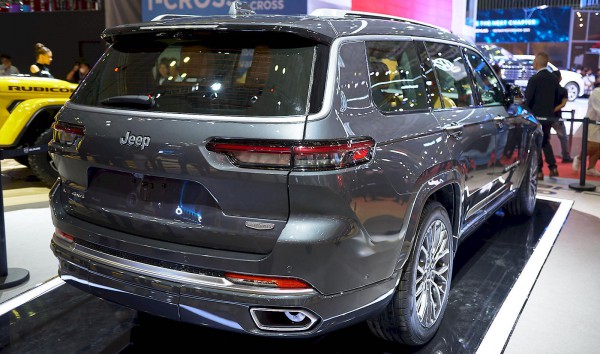 Triệu hồi 331.401 xe Jeep Grand Cherokee đời mới vì lỗi rớt lò xo phuộc sau Triệu hồi 331.401 xe Jeep Grand Cherokee đời mới vì lỗi rớt lò xo phuộc sau