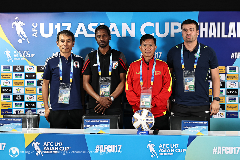 HLV Hoàng Anh Tuấn: “Khán giả càng đông, U17 Việt Nam sẽ càng thi đấu tốt hơn HLV Hoàng Anh Tuấn: “Khán giả càng đông, U17 Việt Nam sẽ càng thi đấu tốt hơn