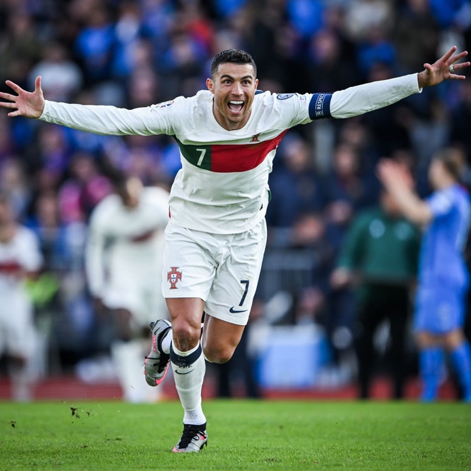 Ronaldo lập kỷ lục Guinness trong ngày giúp Bồ Đào Nha thắng trận Ronaldo lập kỷ lục Guinness trong ngày giúp Bồ Đào Nha thắng trận