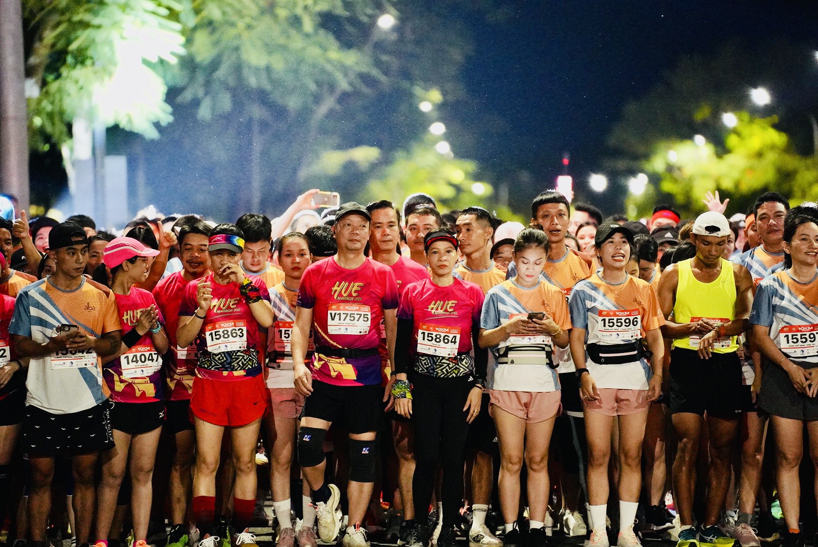 Hàng nghìn vận động viên hào hứng tham gia Giải chạy Hue Half Marathon 2023 - Ảnh 11. Hàng nghìn vận động viên hào hứng tham gia Giải chạy Hue Half Marathon 2023 - Ảnh 11.