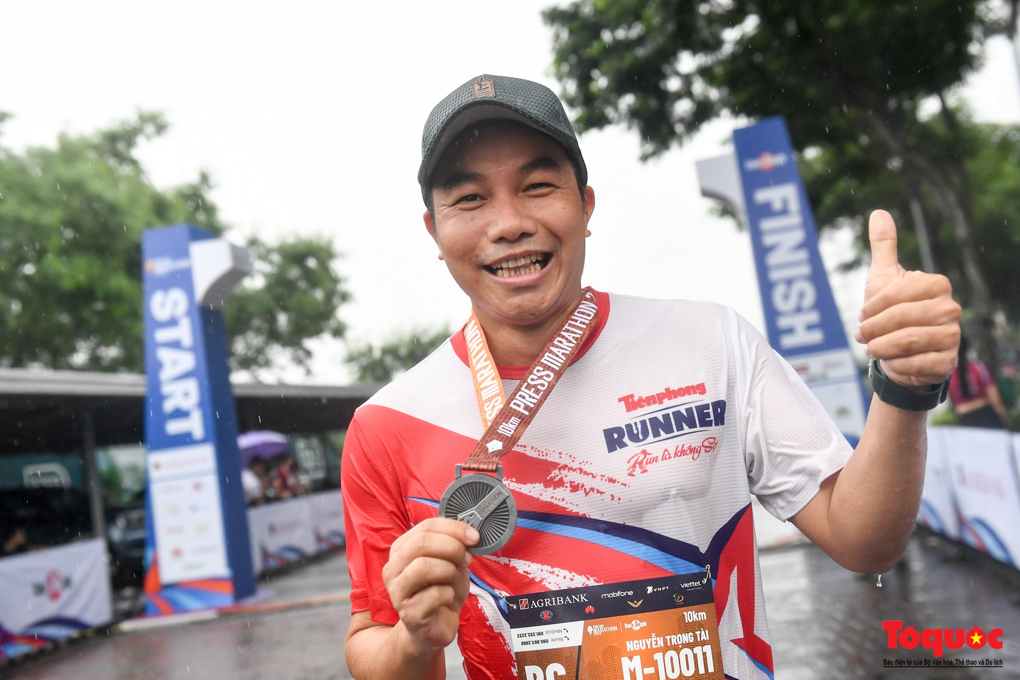 500 nhà báo chinh phục giải chạy Press Marathon 2023 dưới cơn mưa lớn - Ảnh 23.